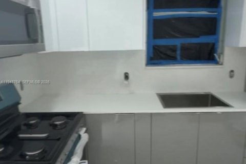 Снять в аренду коммерческую недвижимость в Майами, Флорида 2 спальни, 117.15м2, № 2005310 - фото 2