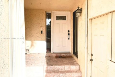 Adosado en venta en Aventura, Florida, 3 dormitorios, 188.78 m2 № 2085034 - foto 26