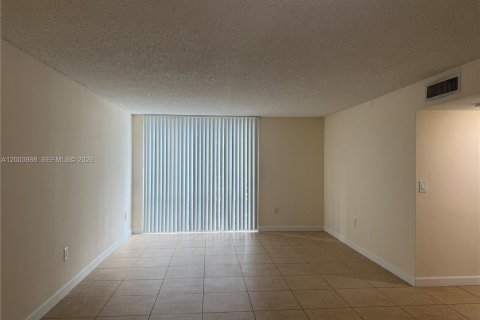 Apartment in Miami, Florida 1 bedroom, 66.15 sq.m. № 2069432 - photo 6