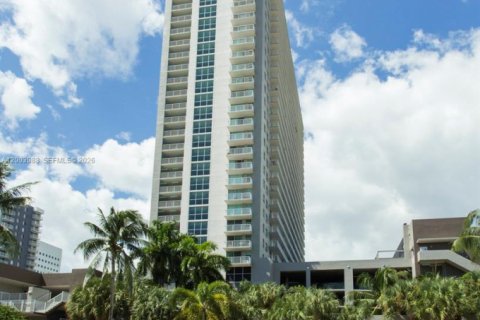 Apartment in Miami, Florida 1 bedroom, 66.15 sq.m. № 2069432 - photo 2