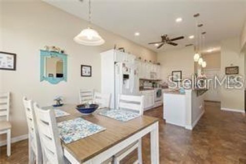 Villa ou maison à louer à Summerfield, Floride: 3 chambres, 169.92 m2 № 2092989 - photo 3
