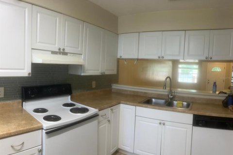 Casa en alquiler en Orlando, Florida, 2 dormitorios, 100.98 m2 № 1916097 - foto 5