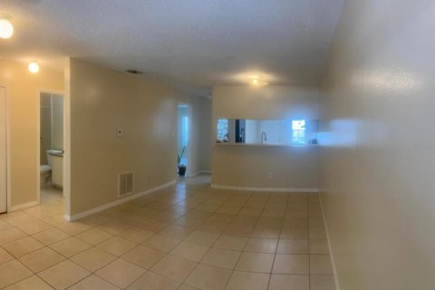 Casa en alquiler en Orlando, Florida, 2 dormitorios, 100.98 m2 № 1916097 - foto 4