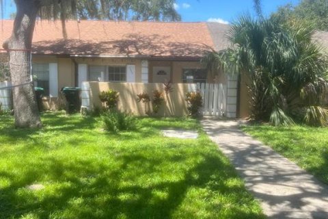 Casa en alquiler en Orlando, Florida, 2 dormitorios, 100.98 m2 № 1916097 - foto 1
