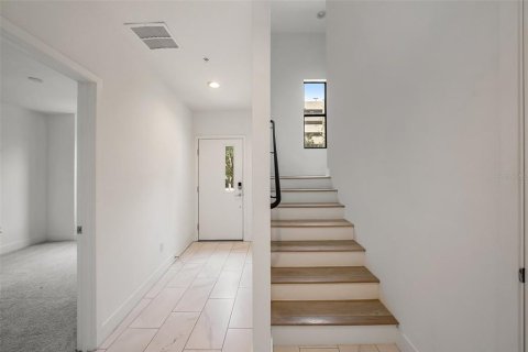 Adosado en venta en Tampa, Florida, 3 dormitorios, 260.59 m2 № 1815051 - foto 8