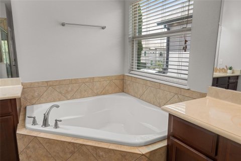Casa en alquiler en Orlando, Florida, 6 dormitorios, 435.99 m2 № 1909916 - foto 17