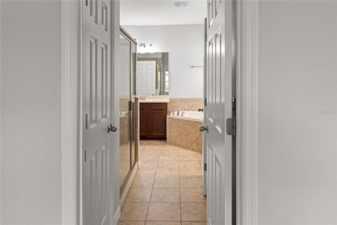 Casa en alquiler en Orlando, Florida, 6 dormitorios, 435.99 m2 № 1909916 - foto 18