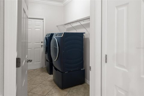 Casa en alquiler en Orlando, Florida, 6 dormitorios, 435.99 m2 № 1909916 - foto 23