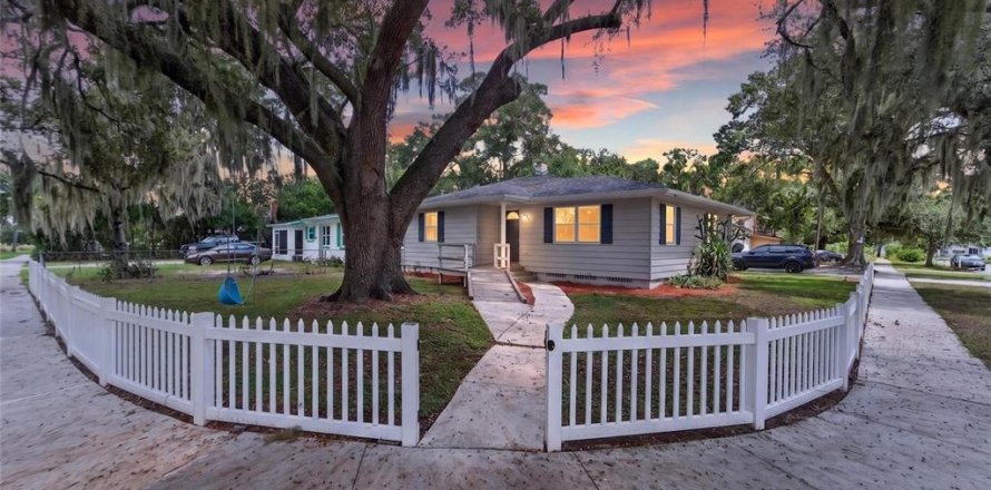 Casa en Lakeland, Florida 3 dormitorios, 140.93 m2 № 2383596