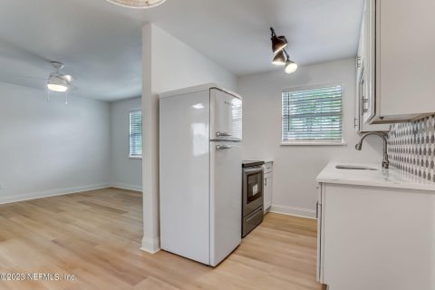 Appartement à louer à Jacksonville, Floride: 1 chambre, 55.74 m2 № 766583 - photo 1