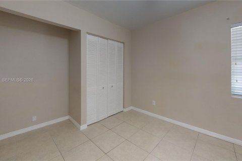 Villa ou maison à louer à Miami, Floride: 4 chambres, 200.02 m2 № 2046443 - photo 17
