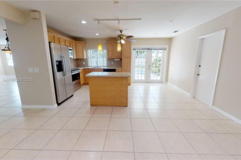 Villa ou maison à louer à Miami, Floride: 4 chambres, 200.02 m2 № 2046443 - photo 7