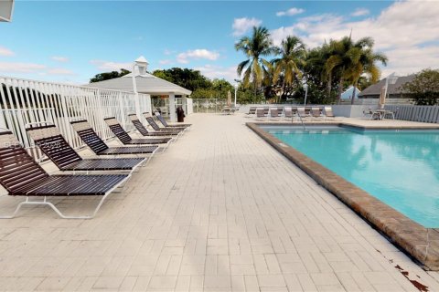 Villa ou maison à louer à Miami, Floride: 4 chambres, 200.02 m2 № 2046443 - photo 24