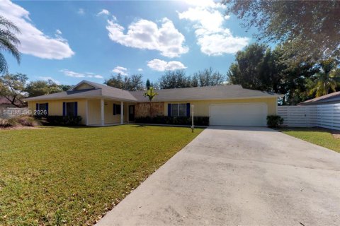Villa ou maison à louer à Miami, Floride: 4 chambres, 200.02 m2 № 2046443 - photo 2