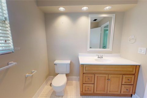 Villa ou maison à louer à Miami, Floride: 4 chambres, 200.02 m2 № 2046443 - photo 15