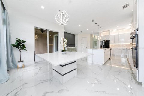 House in Orlando, Florida 4 bedrooms, 245.17 sq.m. № 1841578 - photo 28