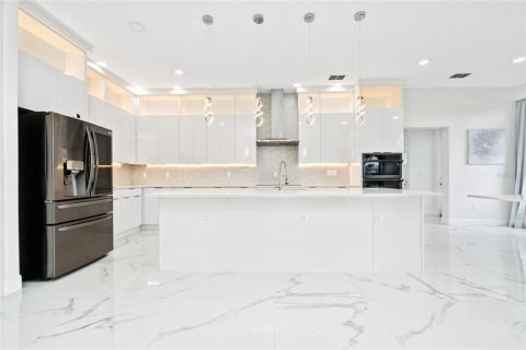 House in Orlando, Florida 4 bedrooms, 245.17 sq.m. № 1841578 - photo 26