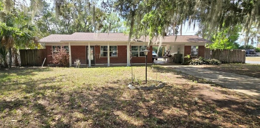 Casa en Leesburg, Florida 3 dormitorios, 133.41 m2 № 2381234
