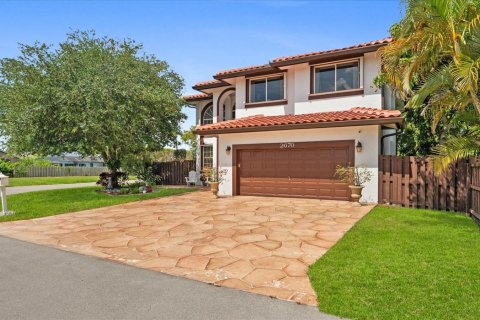 Villa ou maison à vendre à Coral Springs, Floride: 4 chambres, 230.86 m2 № 2087404 - photo 2