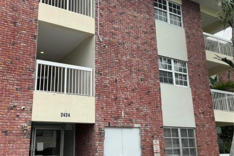Condominio en venta en Fort Lauderdale, Florida, 1 dormitorio, 63.64 m2 № 1875512 - foto 1