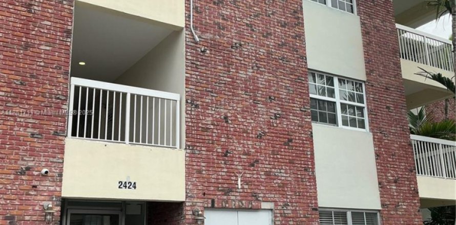 Condominio en Fort Lauderdale, Florida, 1 dormitorio  № 1875512