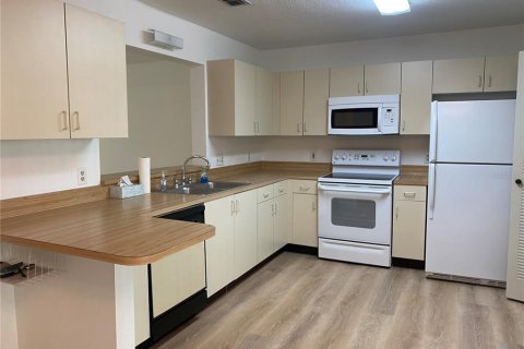 Touwnhouse à louer à Orlando, Floride: 3 chambres, 137.96 m2 № 2430678 - photo 9