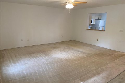 Touwnhouse à louer à Orlando, Floride: 3 chambres, 137.96 m2 № 2430678 - photo 6