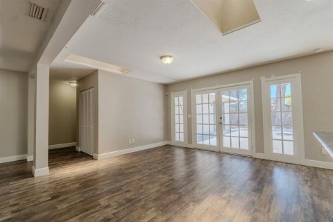 Casa en venta en Tampa, Florida, 4 dormitorios, 158.4 m2 № 2208285 - foto 9