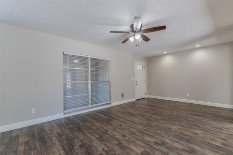 Casa en venta en Tampa, Florida, 4 dormitorios, 158.4 m2 № 2208285 - foto 11