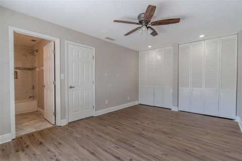 Casa en venta en Tampa, Florida, 4 dormitorios, 158.4 m2 № 2208285 - foto 22