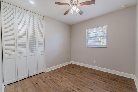 Casa en venta en Tampa, Florida, 4 dormitorios, 158.4 m2 № 2208285 - foto 19