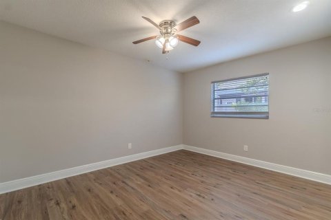 Casa en venta en Tampa, Florida, 4 dormitorios, 158.4 m2 № 2208285 - foto 16