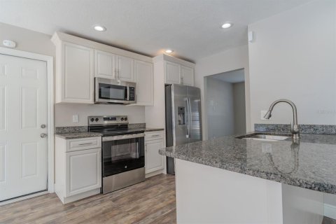 Casa en venta en Tampa, Florida, 4 dormitorios, 158.4 m2 № 2208285 - foto 5