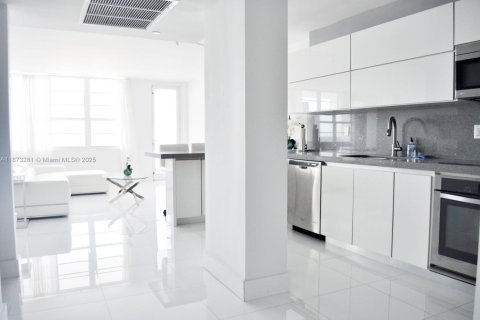 Condominio en alquiler en Miami Beach, Florida, 2 dormitorios, 100.33 m2 № 1898002 - foto 4