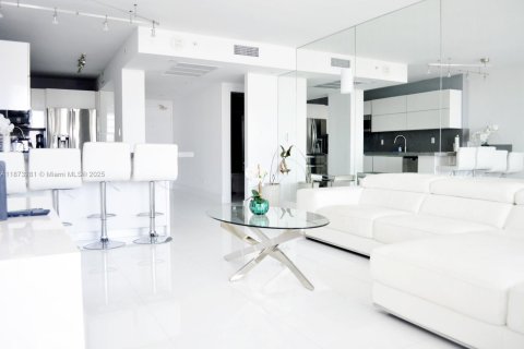 Condominio en alquiler en Miami Beach, Florida, 2 dormitorios, 100.33 m2 № 1898002 - foto 2