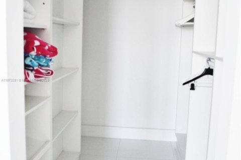 Condominio en alquiler en Miami Beach, Florida, 2 dormitorios, 100.33 m2 № 1898002 - foto 9