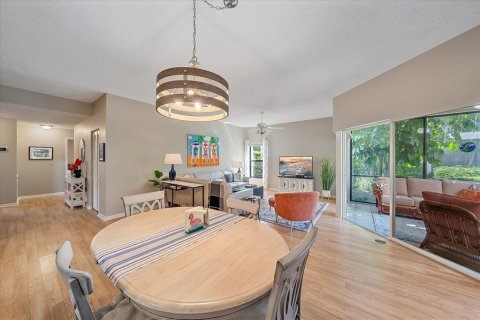 Condo in Sarasota, Florida, 2 bedrooms  № 1723015 - photo 6