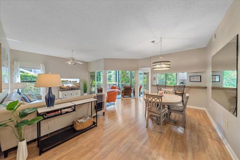 Condo in Sarasota, Florida, 2 bedrooms  № 1723015 - photo 5