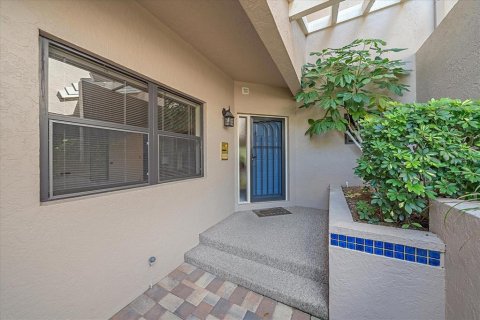 Condo in Sarasota, Florida, 2 bedrooms  № 1723015 - photo 3