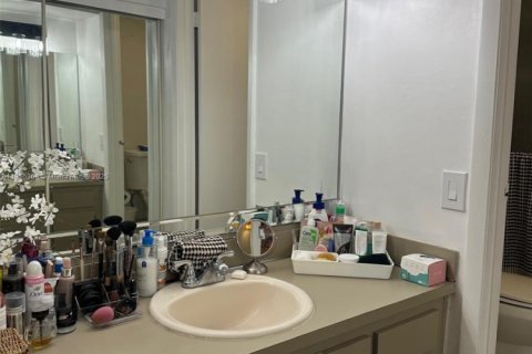 Купить таунхаус в Майами, Флорида 3 спальни, 165.37м2, № 1970912 - фото 21