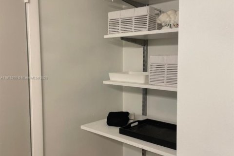 Купить таунхаус в Майами, Флорида 3 спальни, 165.37м2, № 1970912 - фото 29