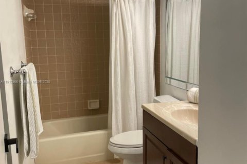 Купить таунхаус в Майами, Флорида 3 спальни, 165.37м2, № 1970912 - фото 25