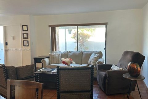 Купить таунхаус в Майами, Флорида 3 спальни, 165.37м2, № 1970912 - фото 9