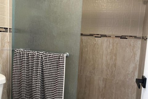 Купить таунхаус в Майами, Флорида 3 спальни, 165.37м2, № 1970912 - фото 22