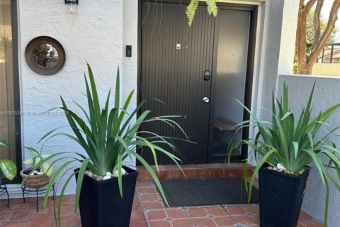 Купить таунхаус в Майами, Флорида 3 спальни, 165.37м2, № 1970912 - фото 6