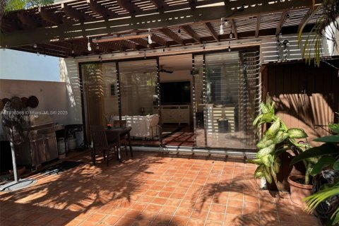 Купить таунхаус в Майами, Флорида 3 спальни, 165.37м2, № 1970912 - фото 30