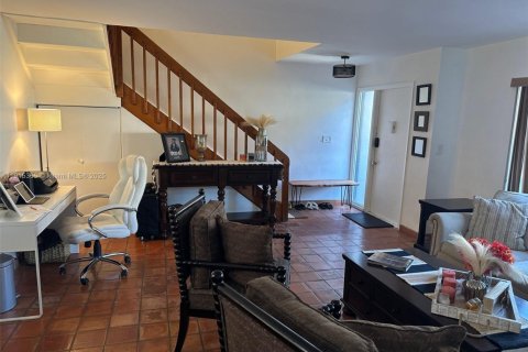 Купить таунхаус в Майами, Флорида 3 спальни, 165.37м2, № 1970912 - фото 7