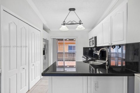 Copropriété à louer à Hialeah, Floride: 2 chambres, 103.12 m2 № 2390522 - photo 4