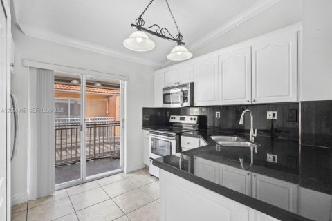 Copropriété à louer à Hialeah, Floride: 2 chambres, 103.12 m2 № 2390522 - photo 7