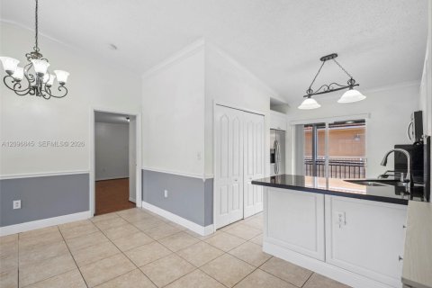 Copropriété à louer à Hialeah, Floride: 2 chambres, 103.12 m2 № 2390522 - photo 3